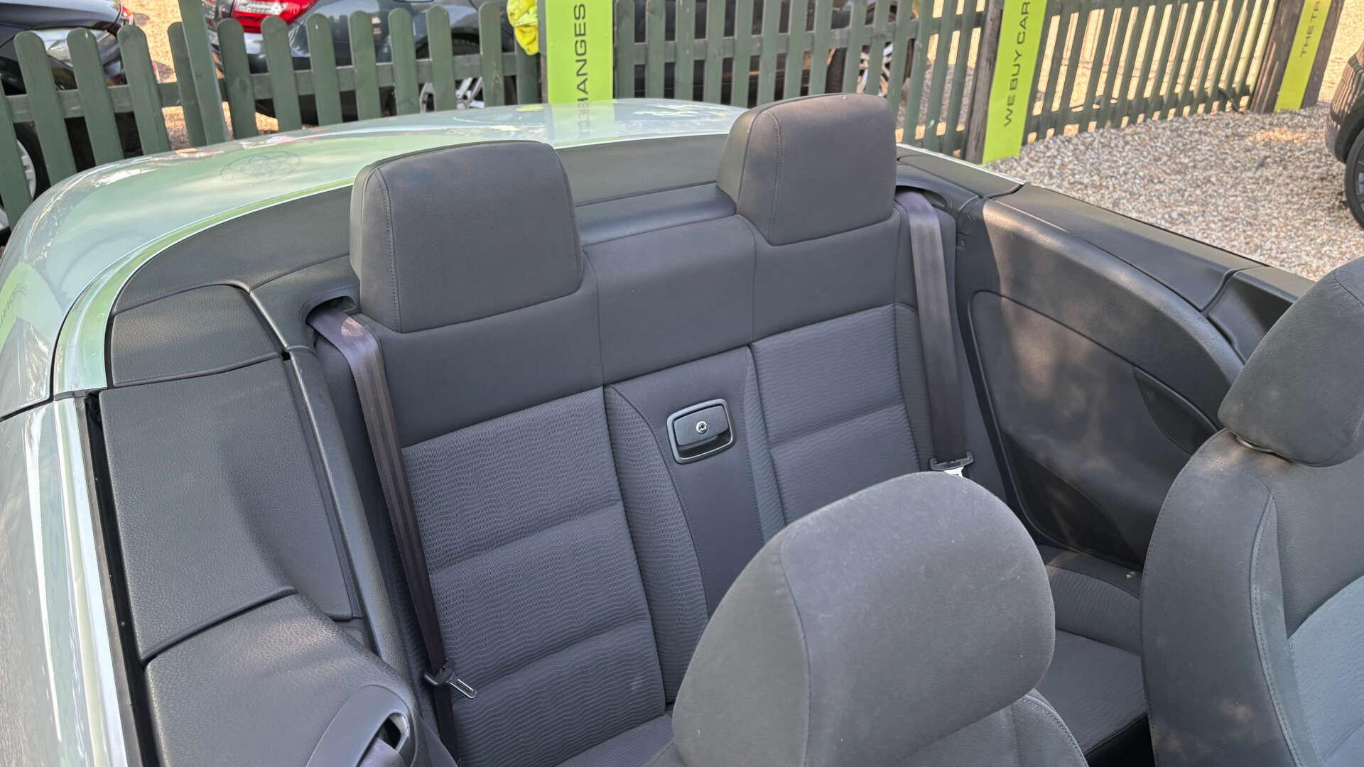 Volkswagen Eos view 10