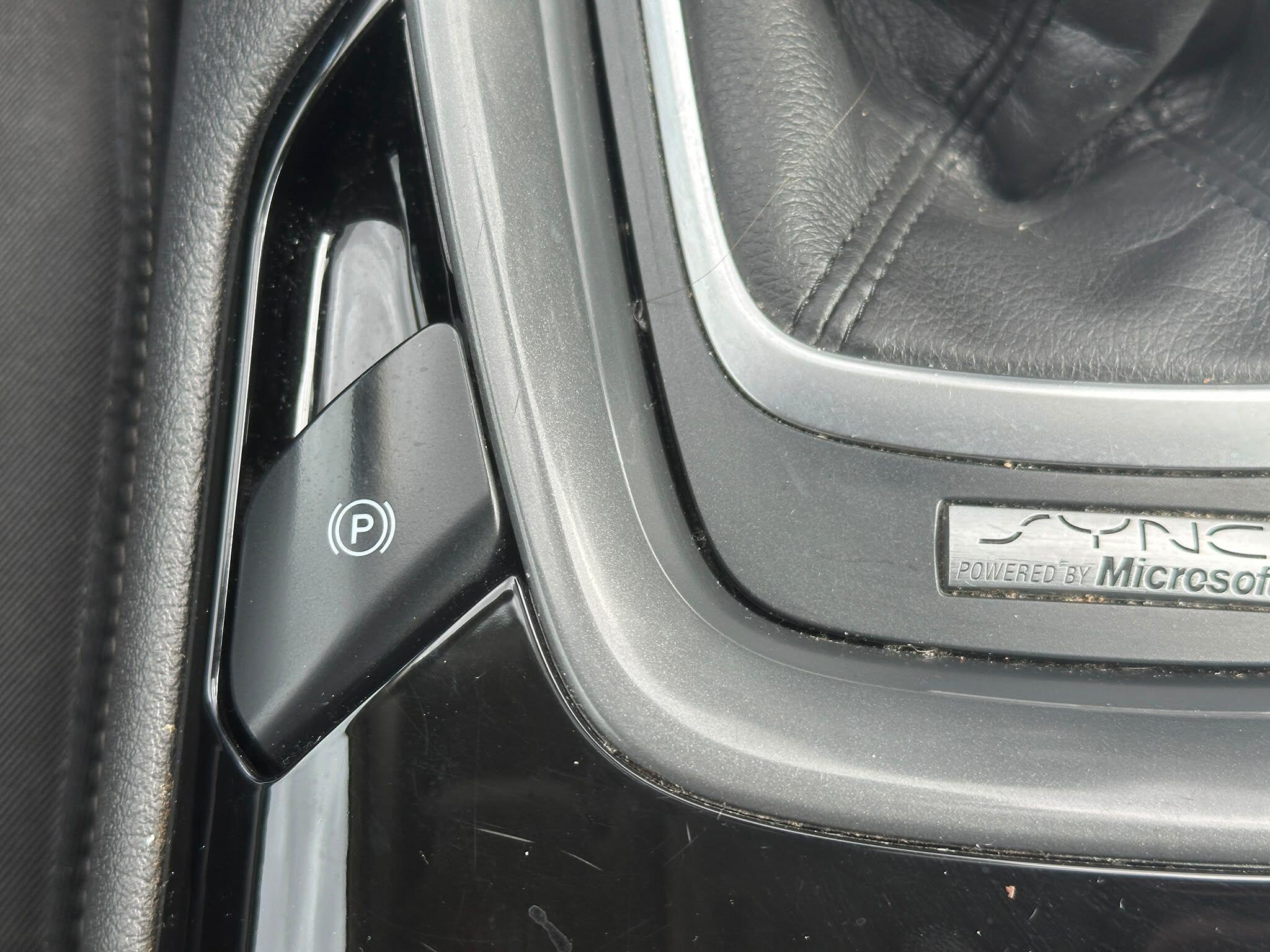 Ford Mondeo view 18