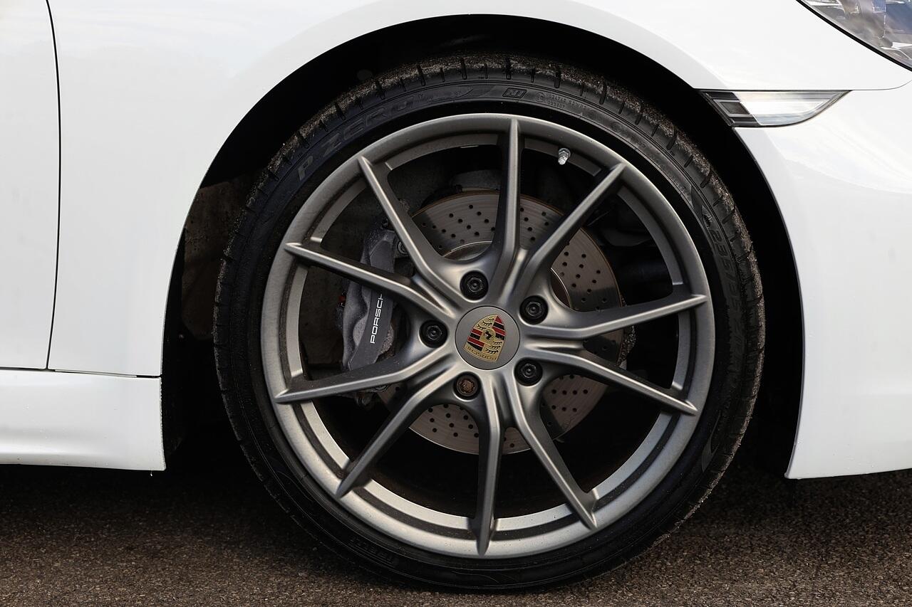 Porsche 718 Boxster view 40