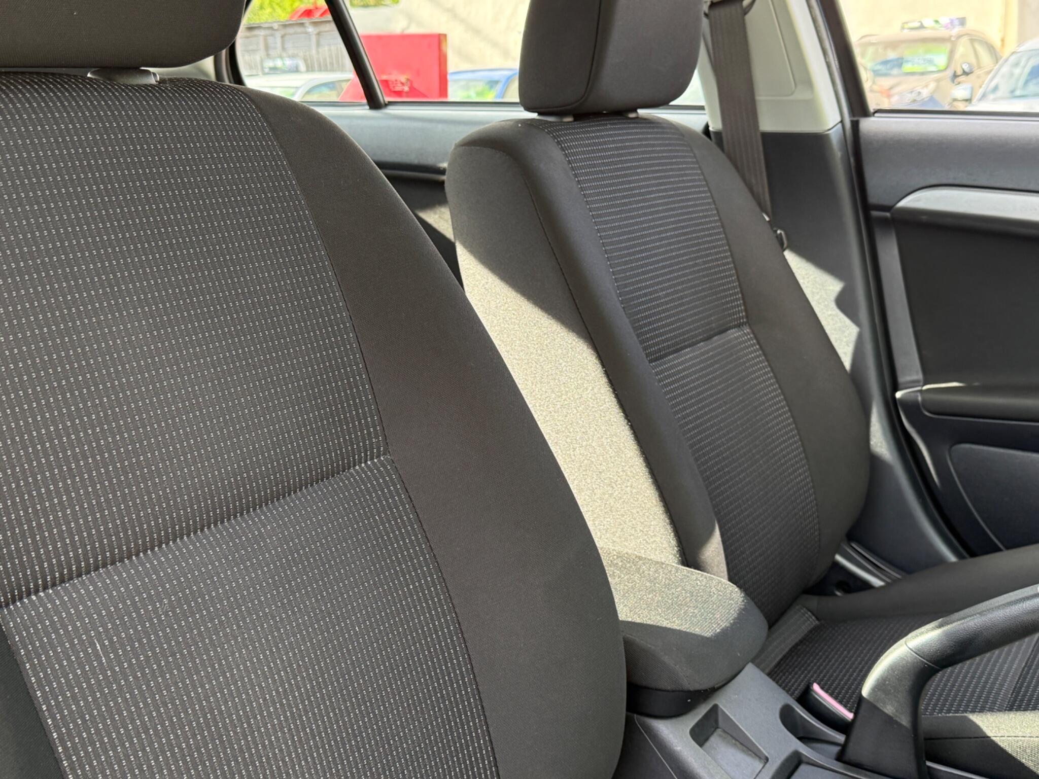 Mitsubishi Lancer - Image 31