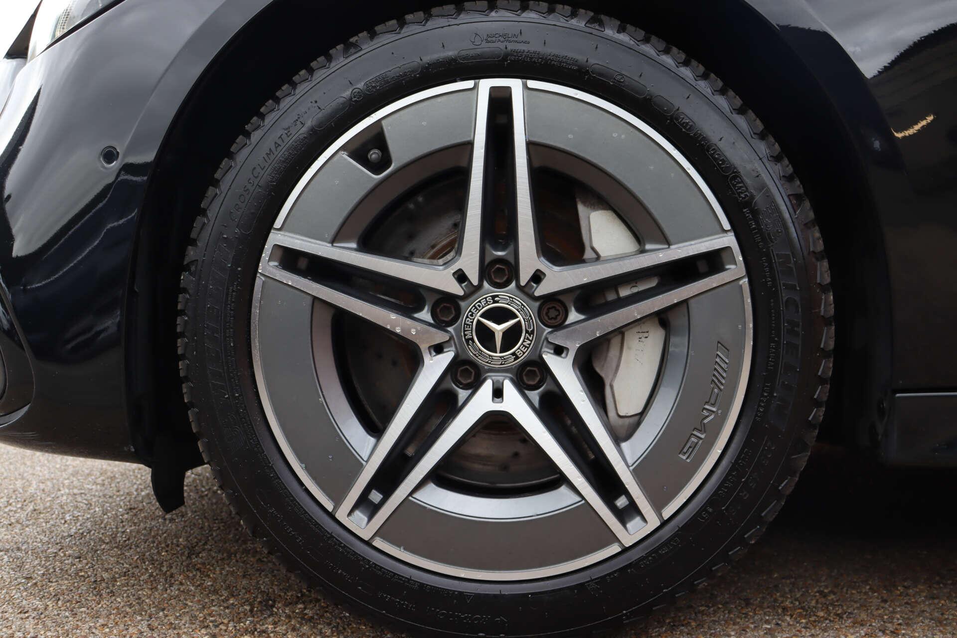 Mercedes-Benz C Class view 16