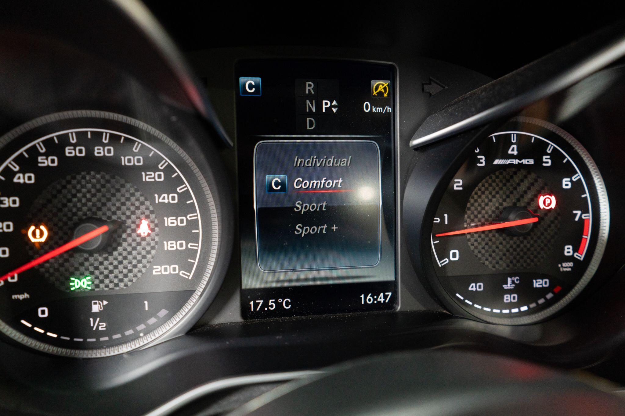 Mercedes-Benz C-Class view 29
