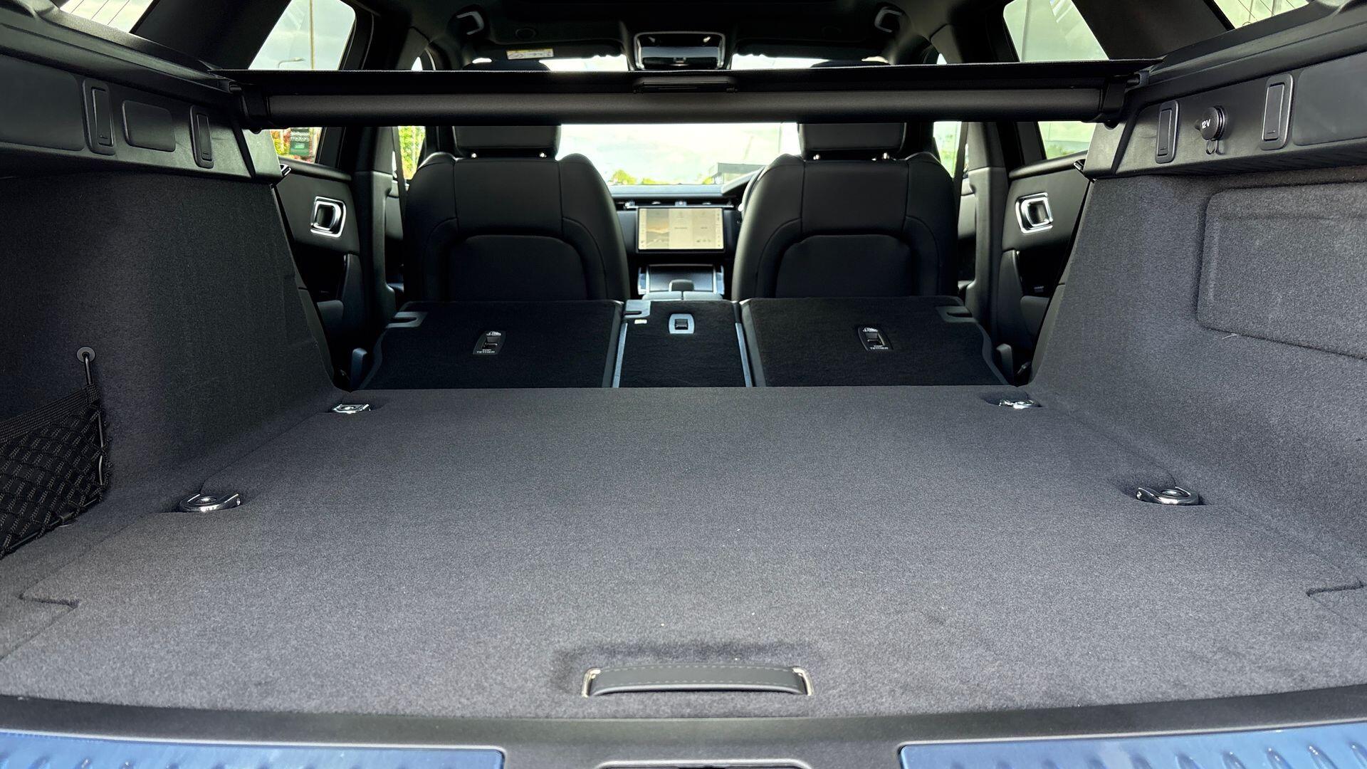 Land Rover Range Rover Velar view 21