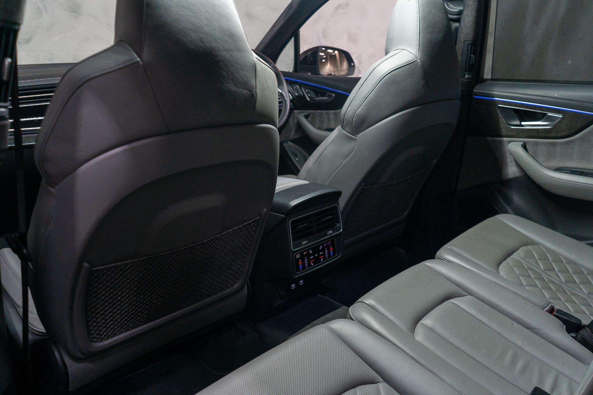 Audi Q7 view 19