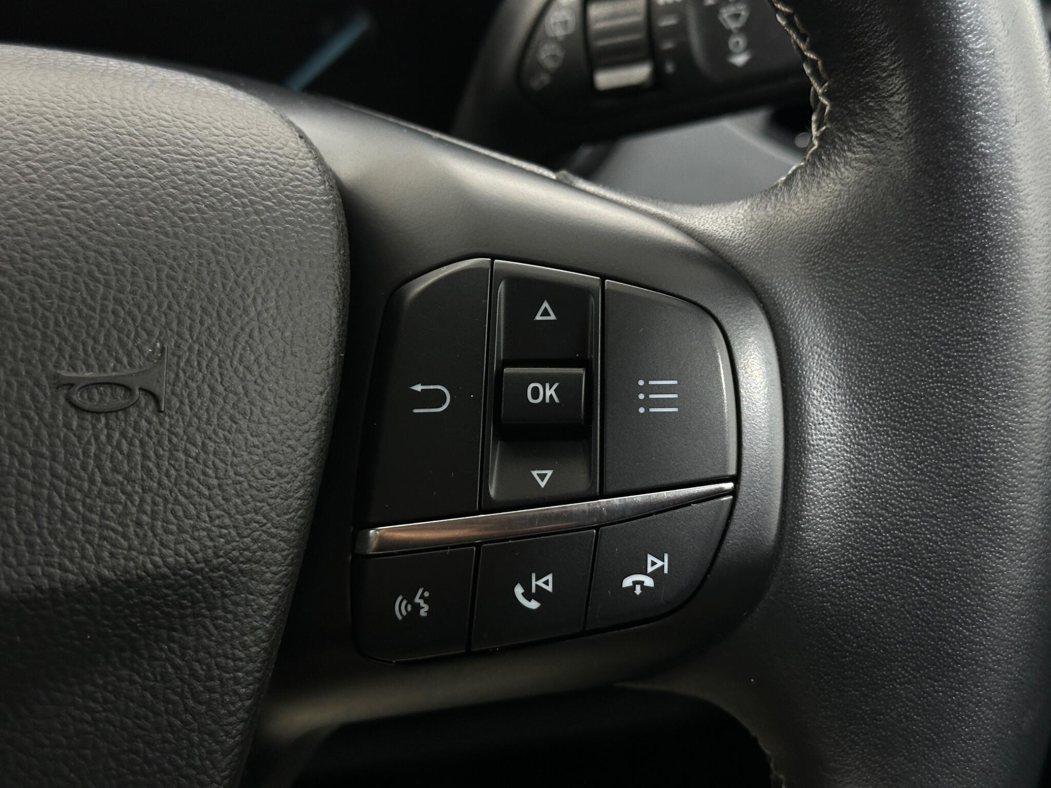 Ford Focus view 16