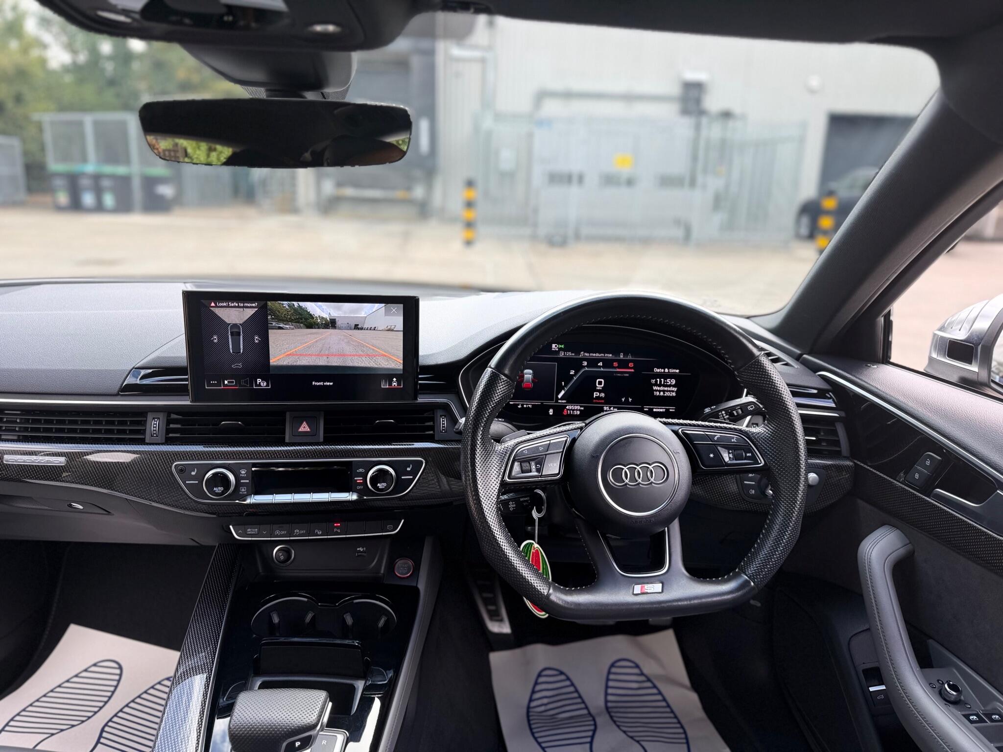 Audi S4 view 12