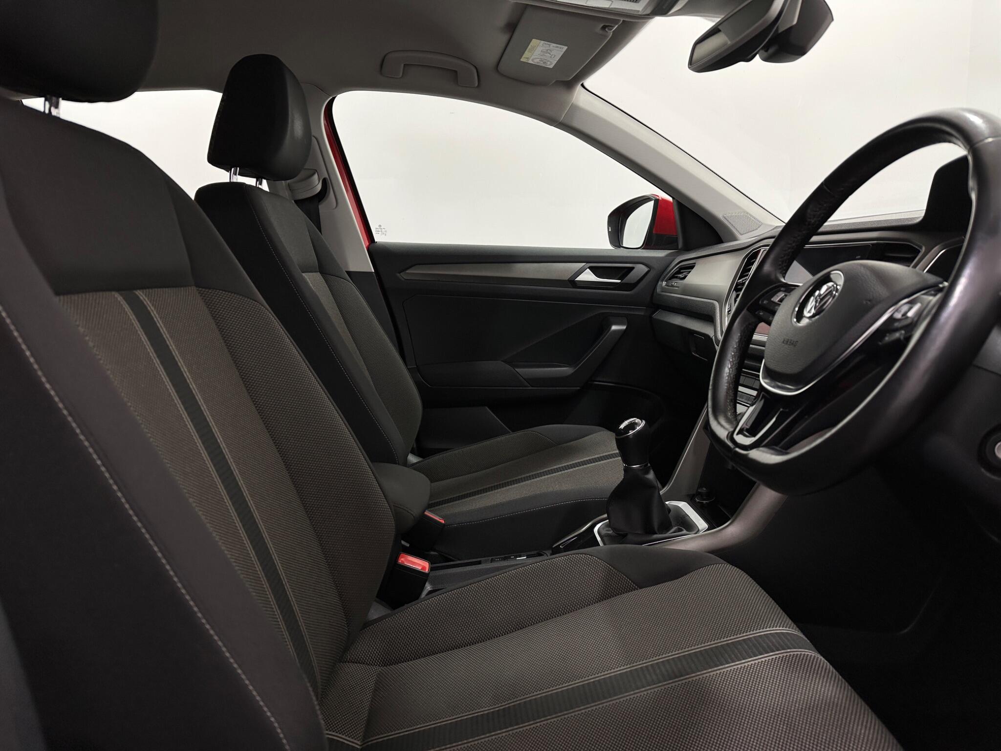 Volkswagen T-Roc view 28