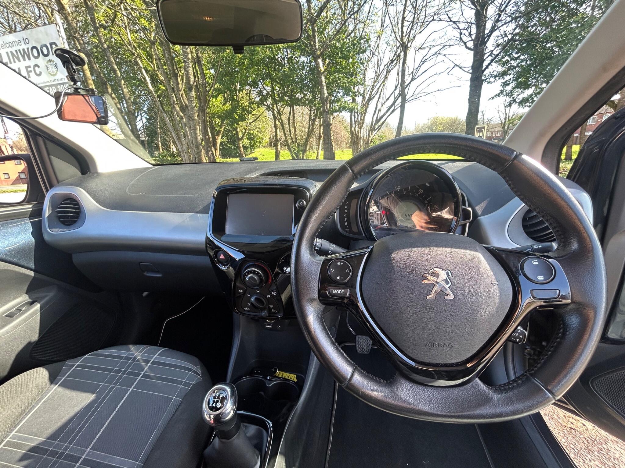 Peugeot 108 view 16