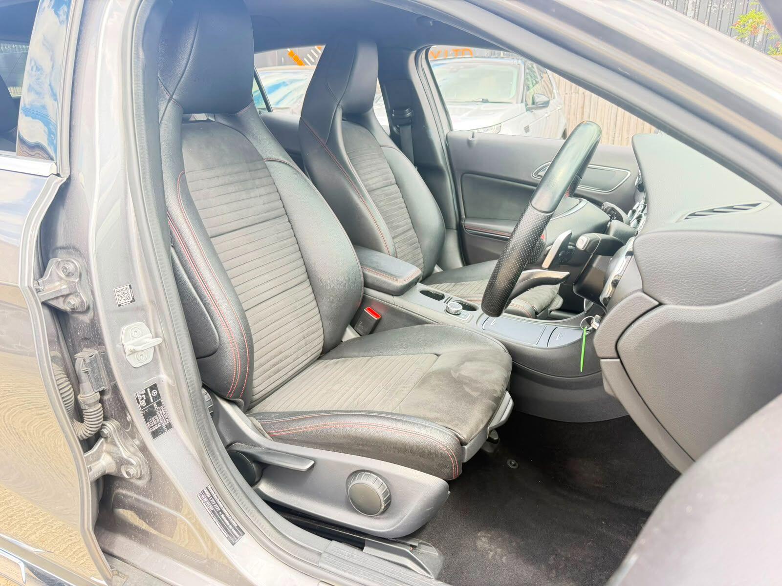 Mercedes-Benz Gla view 13