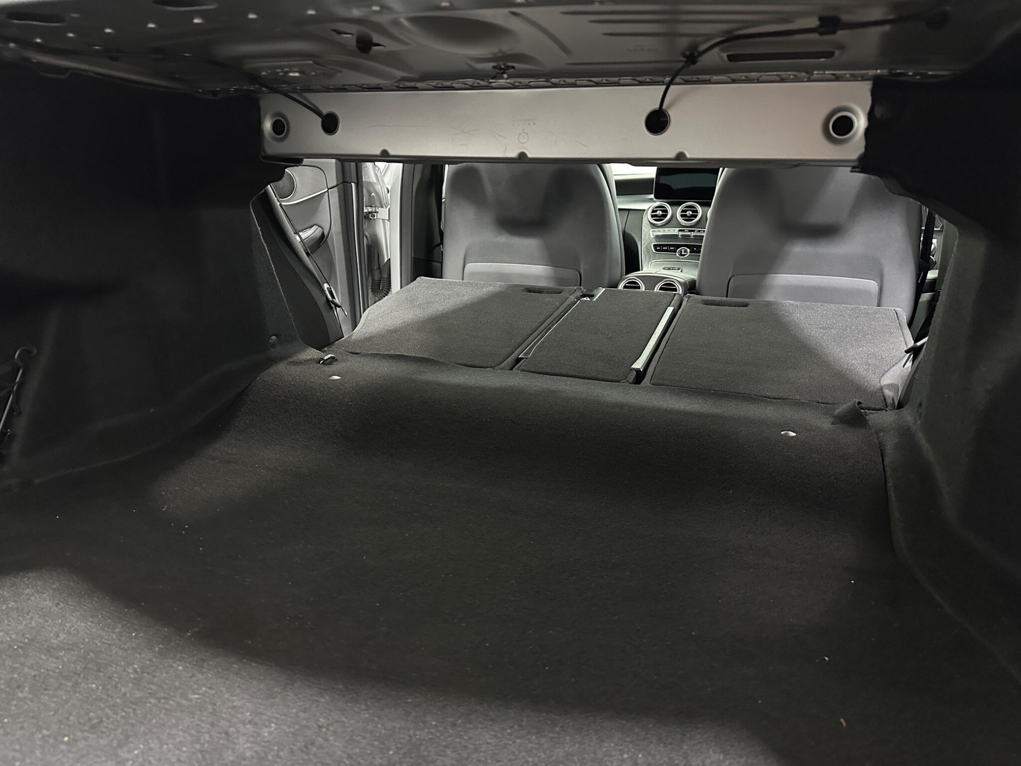 Mercedes-Benz C-Class view 47
