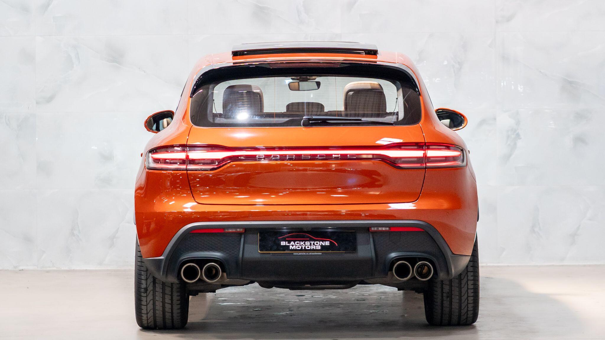 Porsche Macan view 7