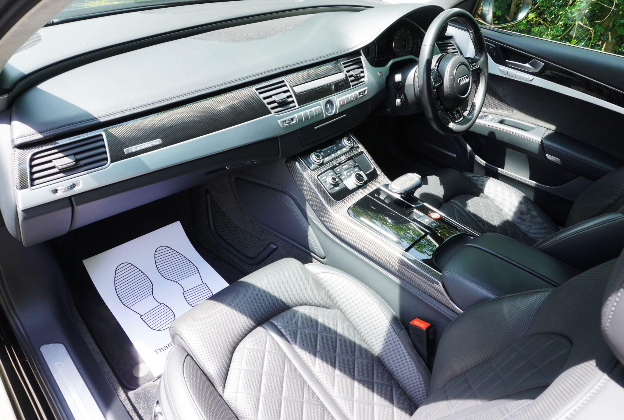Audi S8 view 54