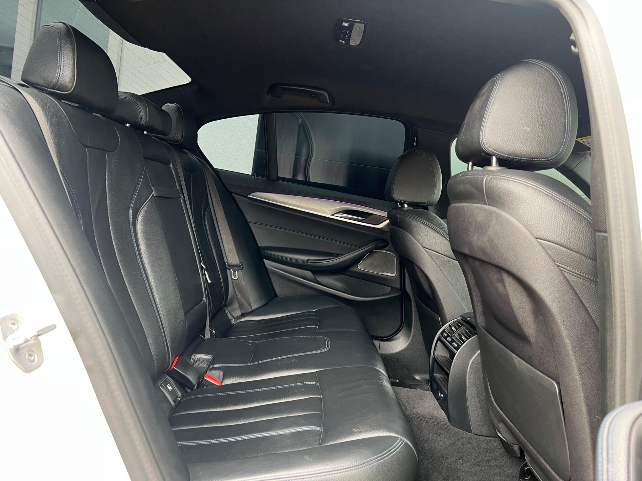 BMW 5 Series view 13