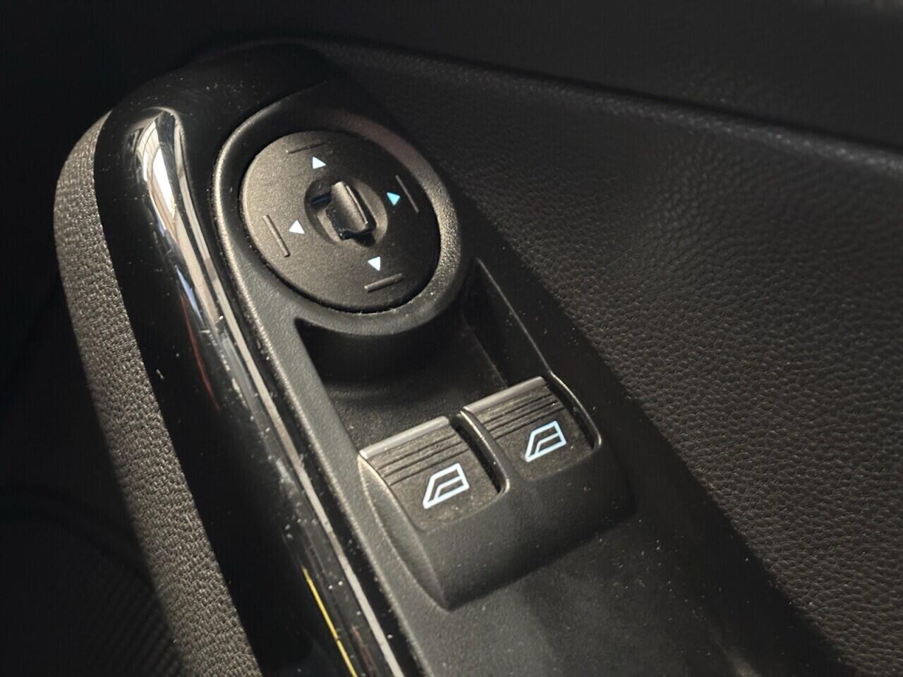 Ford Fiesta view 41