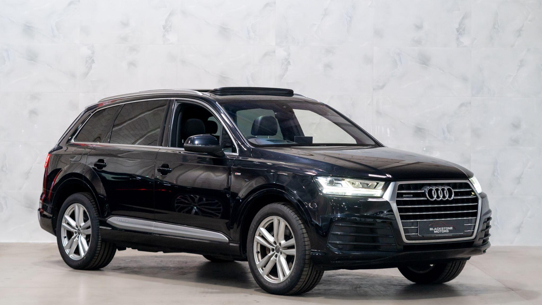 2015 Audi Q7 in Black for sale