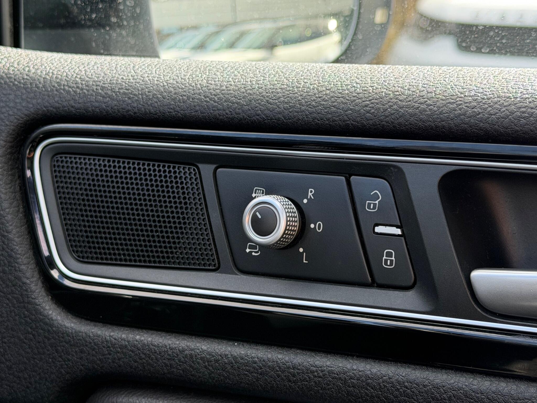 Volkswagen Touareg view 48