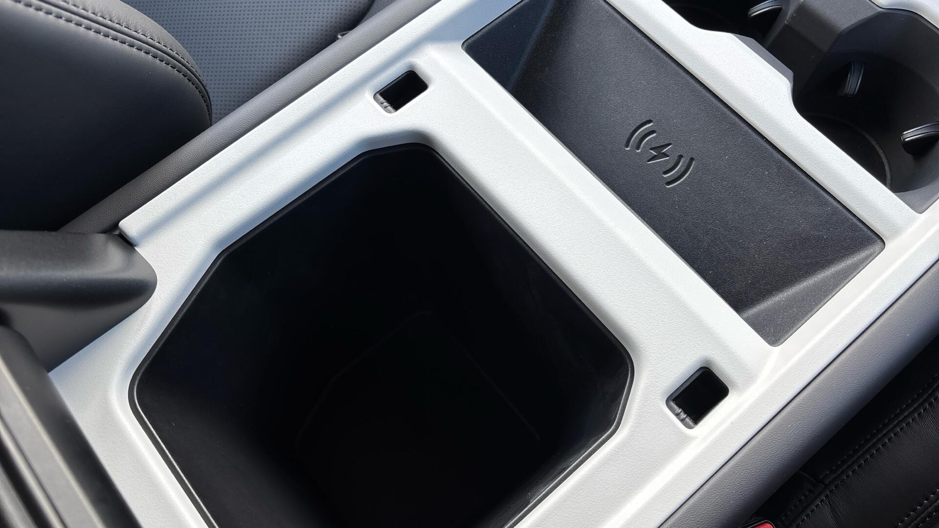 Land Rover Defender view 44