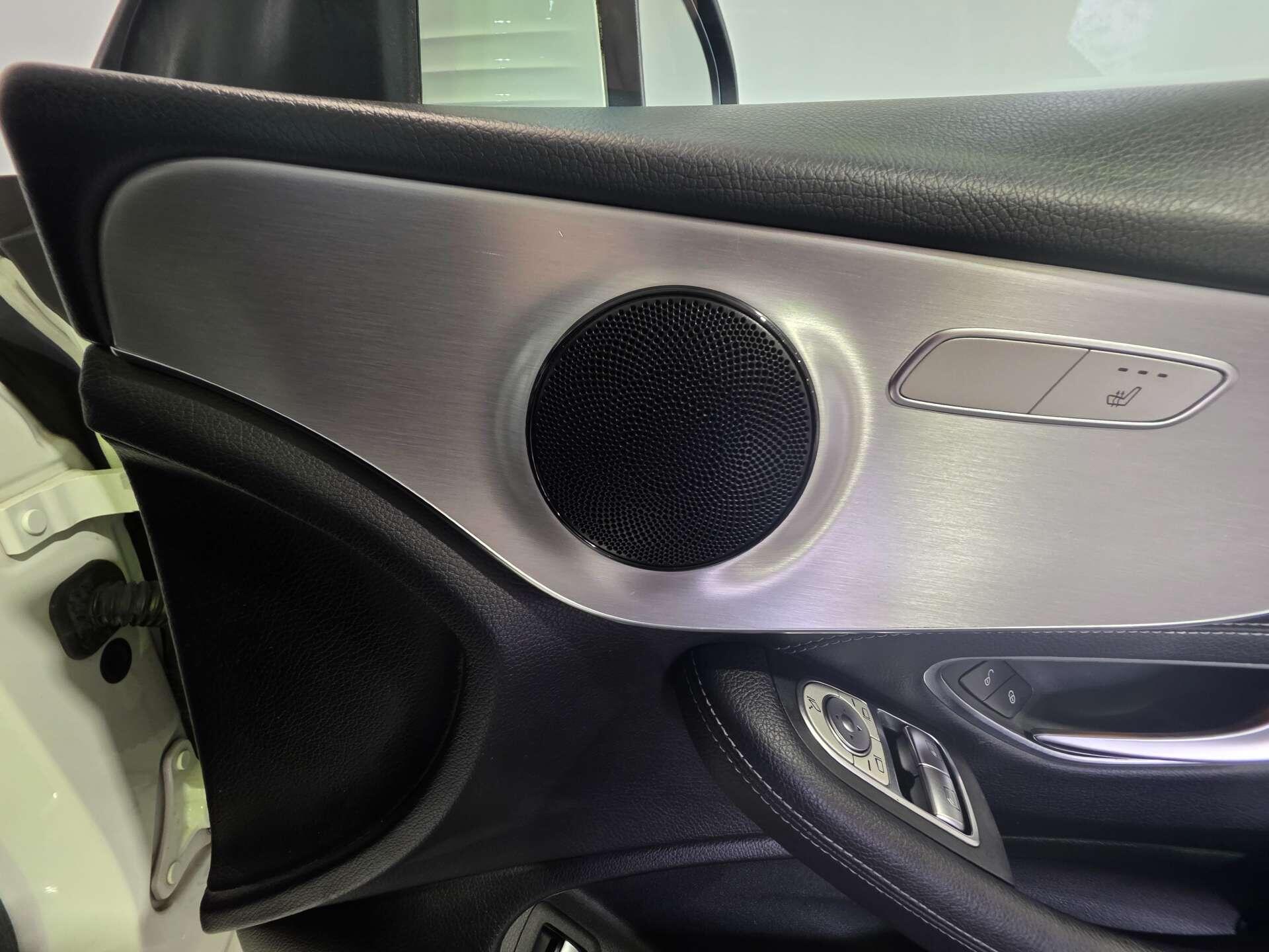 Mercedes-Benz C-Class view 14