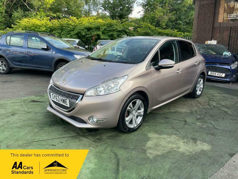 2013 Peugeot 208 image 6