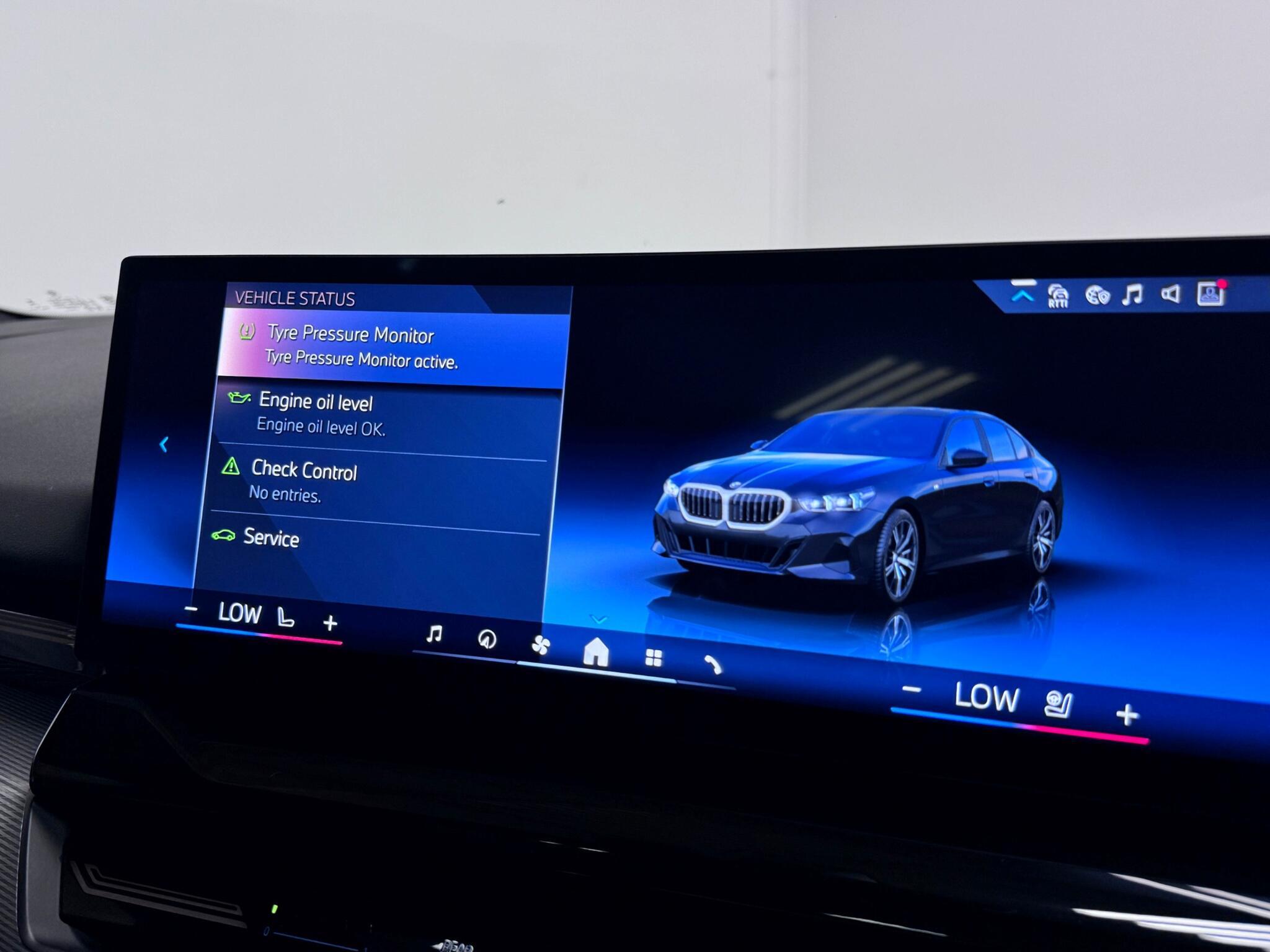 BMW 5 Series view 44