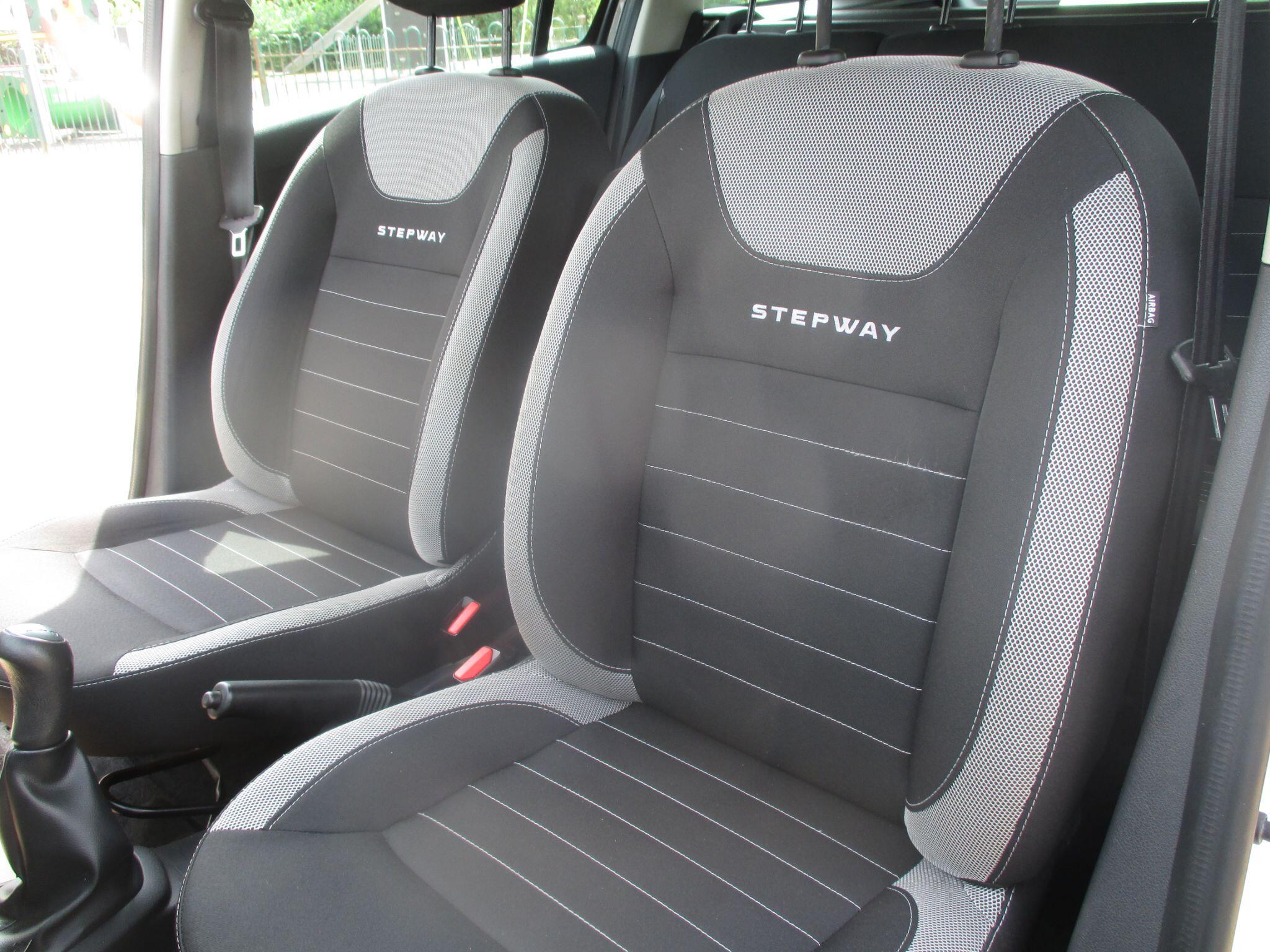 Dacia Logan MCV Stepway view 34