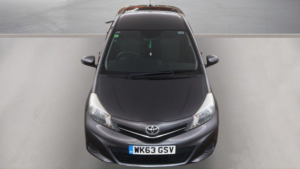 Toyota Yaris view 13