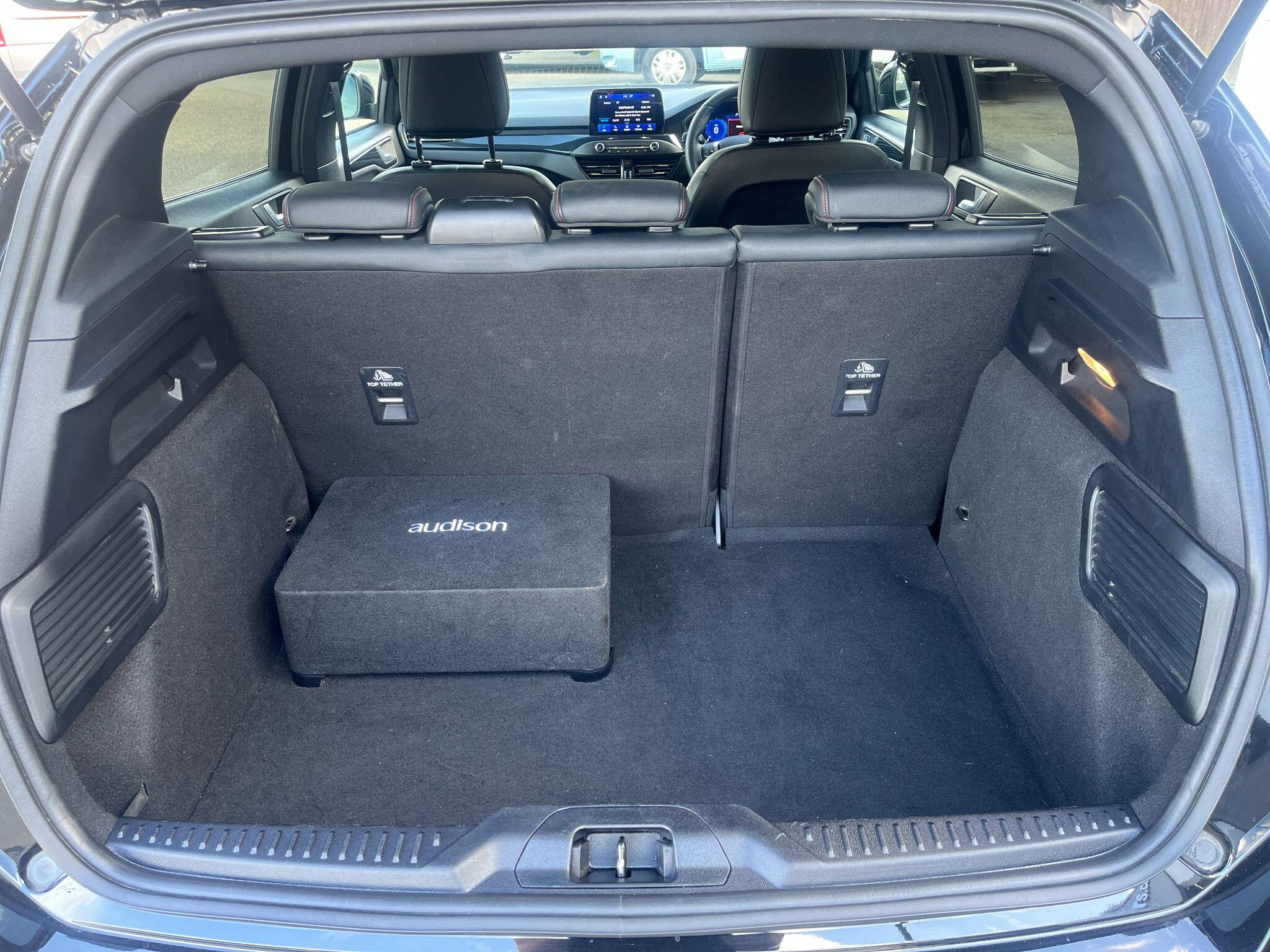 Ford Focus view 17