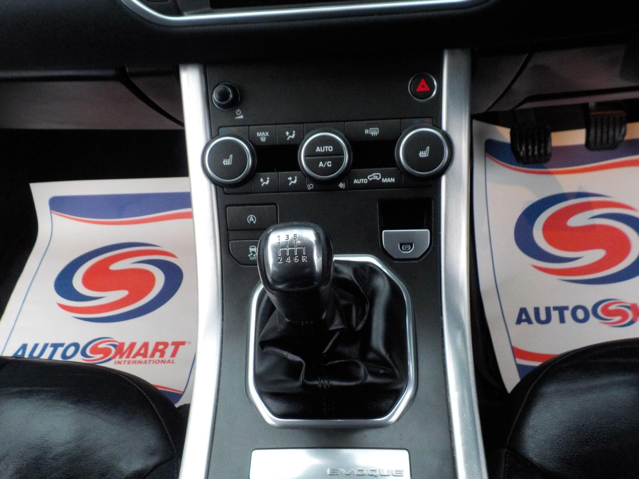 Land Rover Range Rover Evoque 2.0 eD4 SE FWD Euro 6 (s/s) 5dr