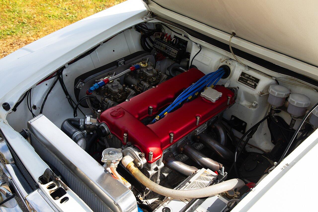 Alfa Romeo Giulia view 61