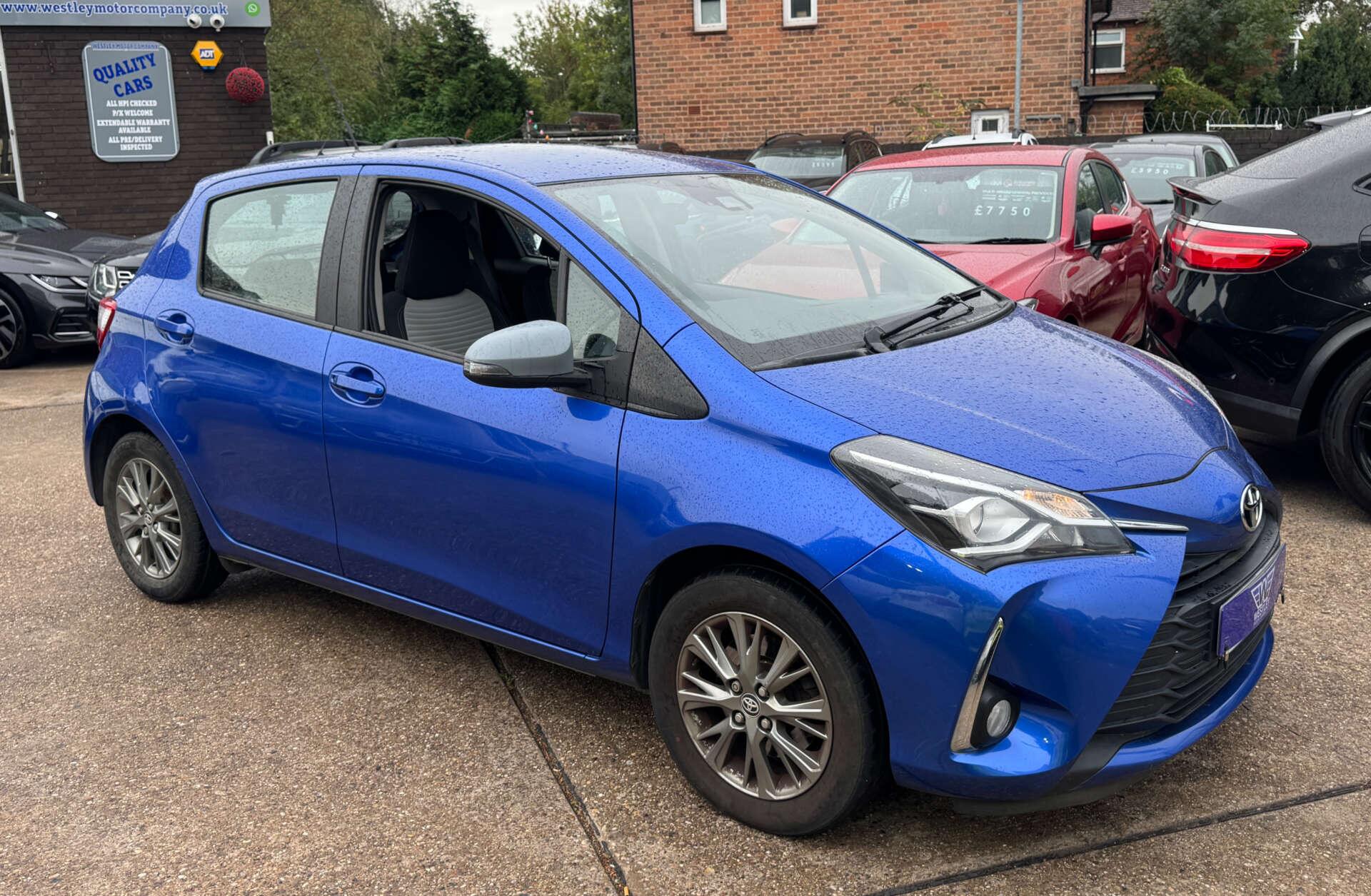 Toyota Yaris view 4