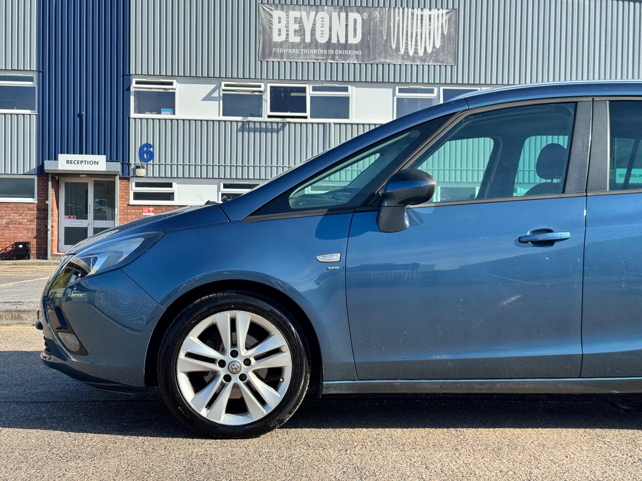 Vauxhall Zafira Tourer view 11