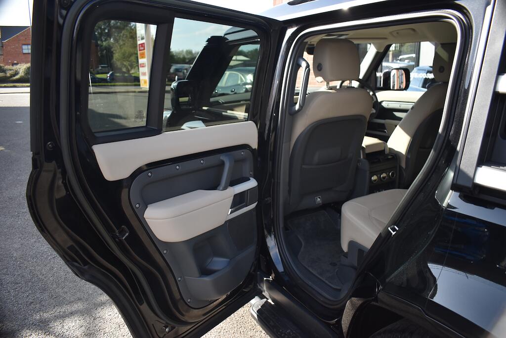 Land Rover Defender view 44