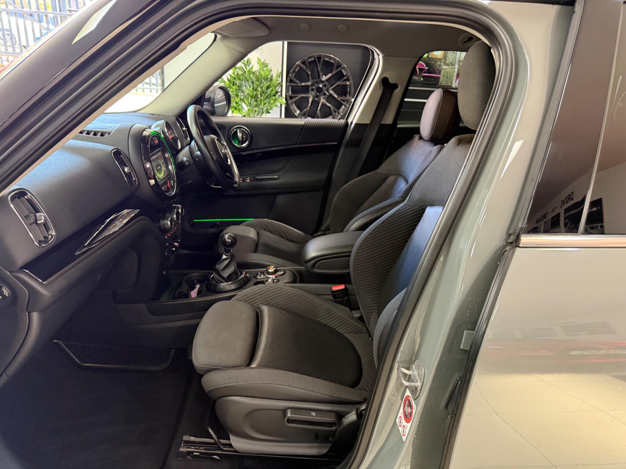 MINI Countryman view 4