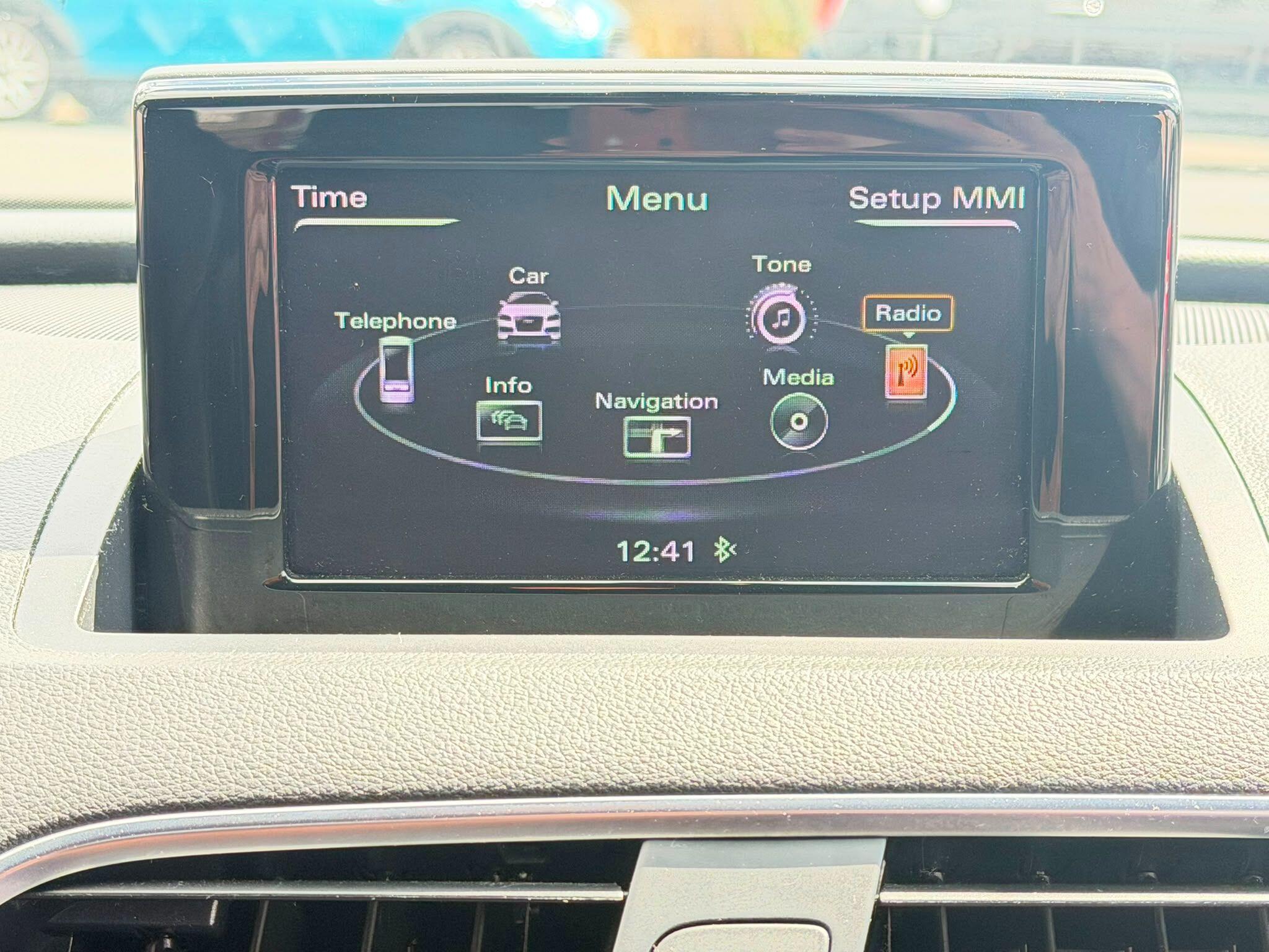 Audi Q3 view 28