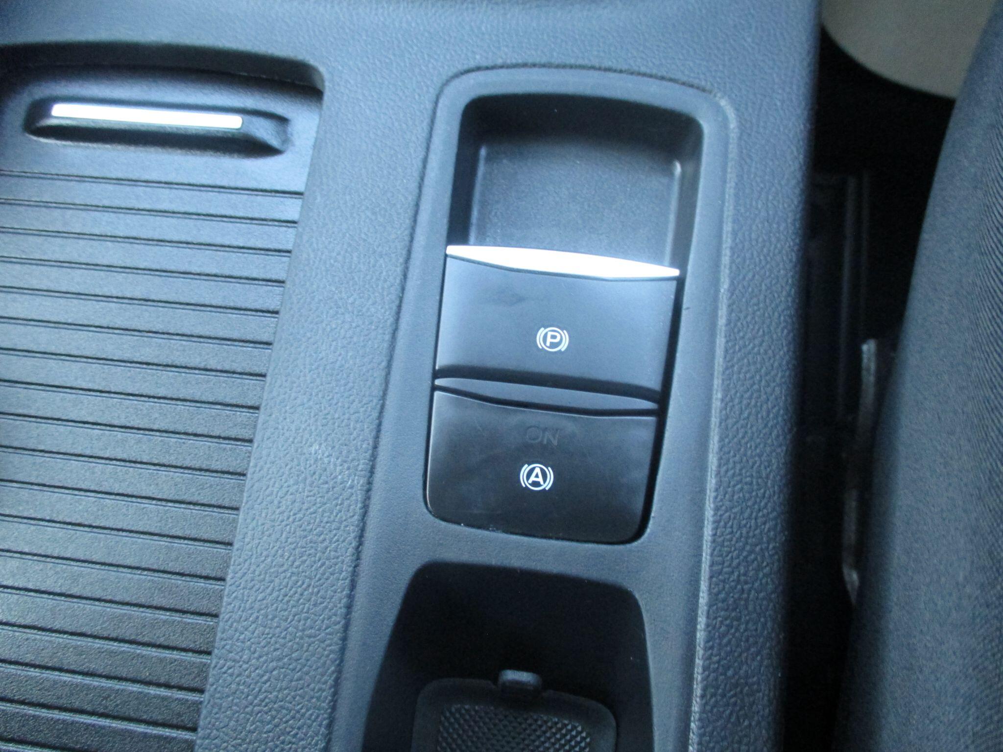 Ford Focus view 45
