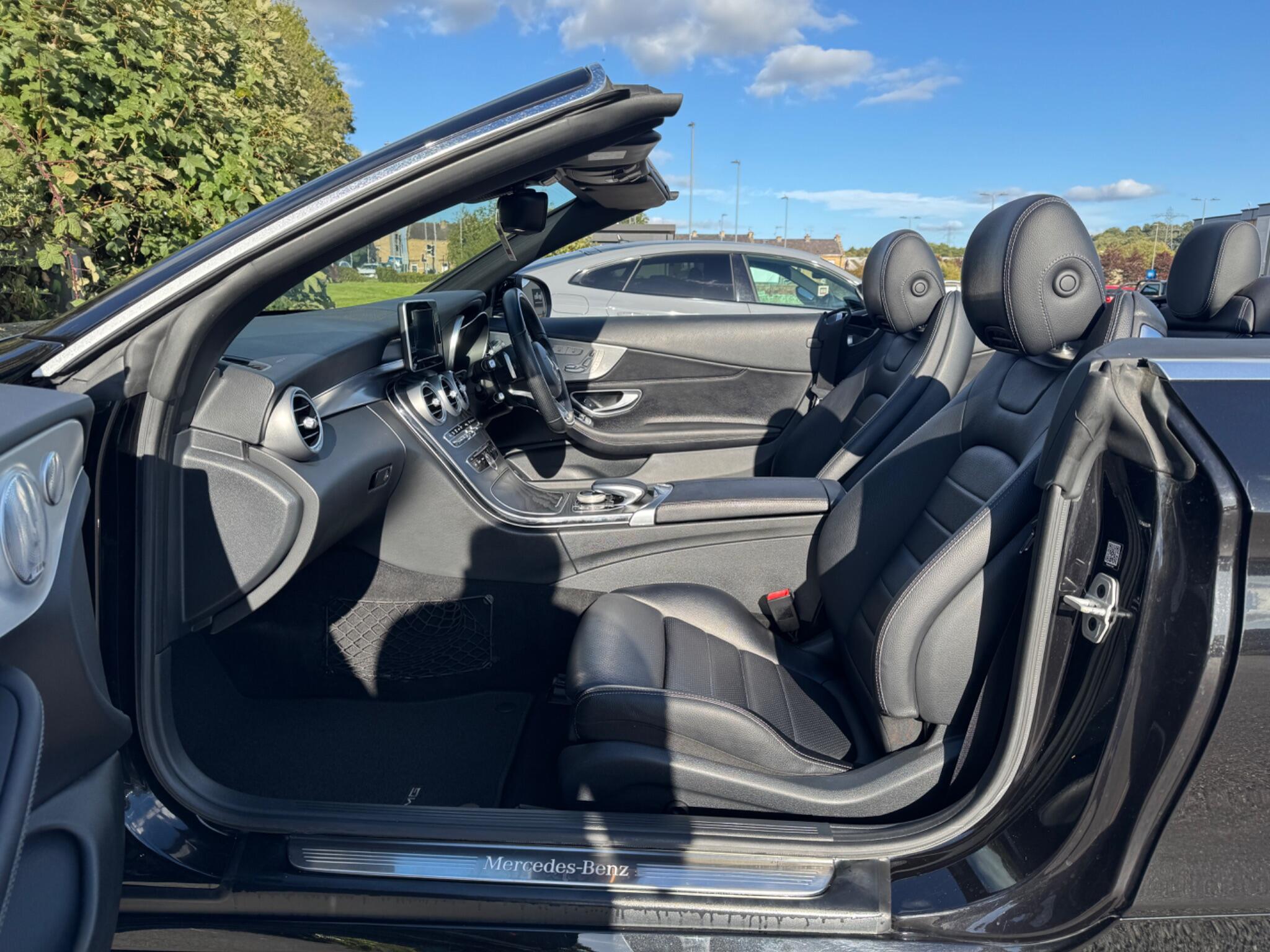 Mercedes-Benz C-Class view 36