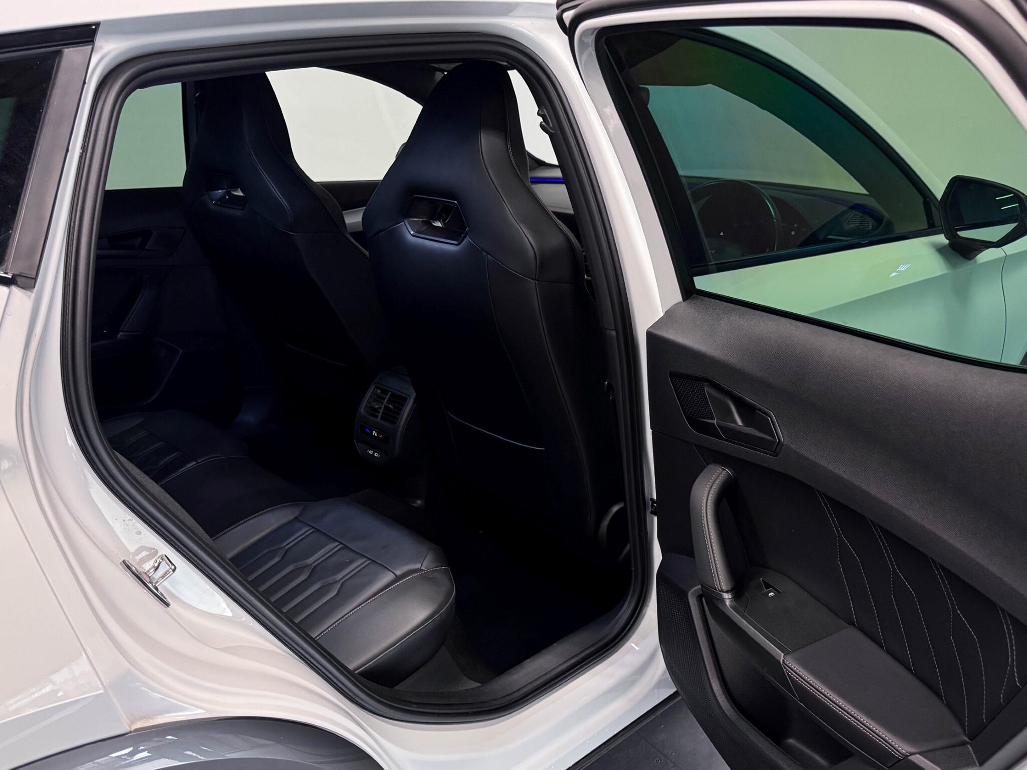 Cupra Formentor view 8