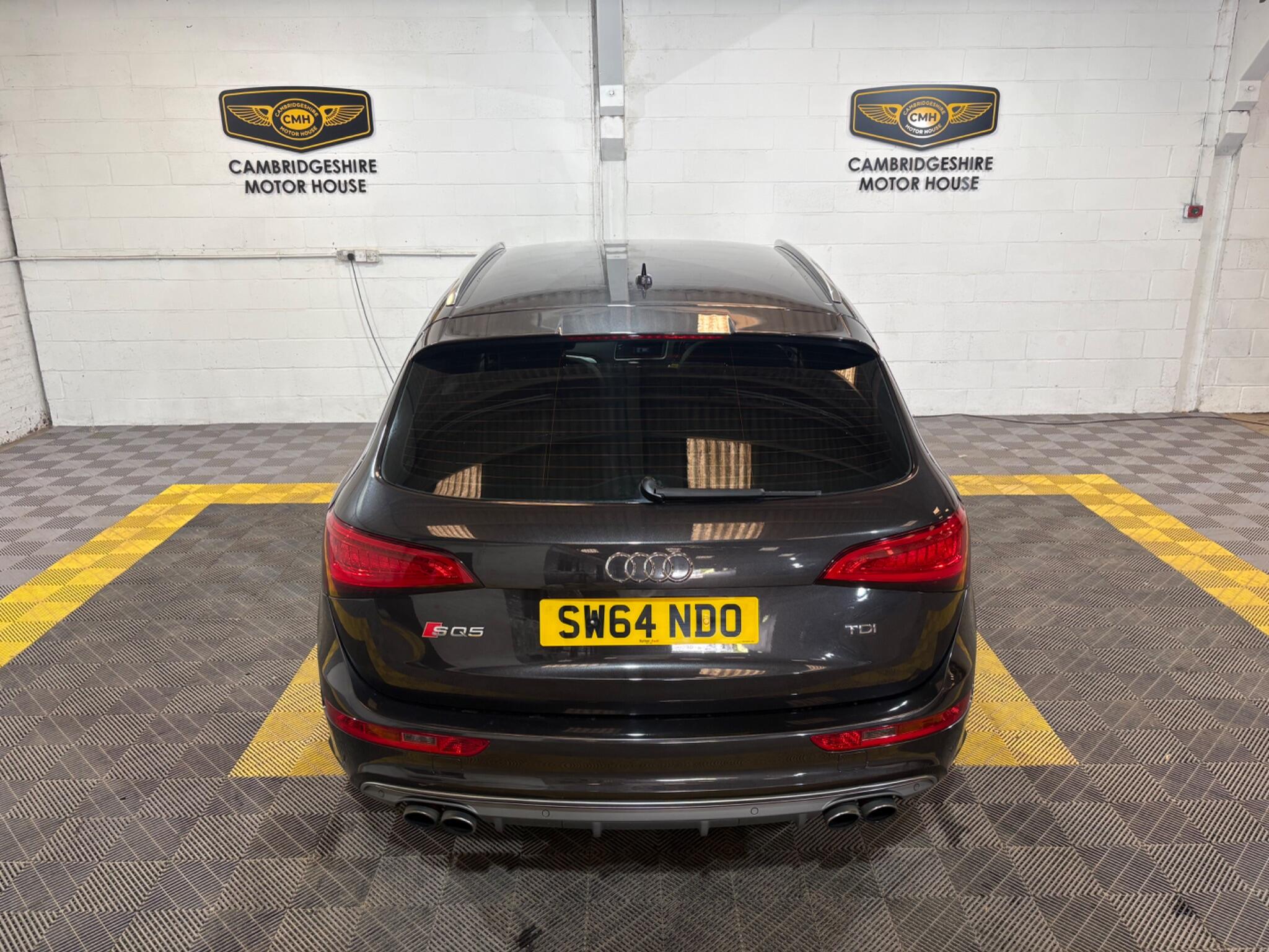 Audi SQ5 view 12