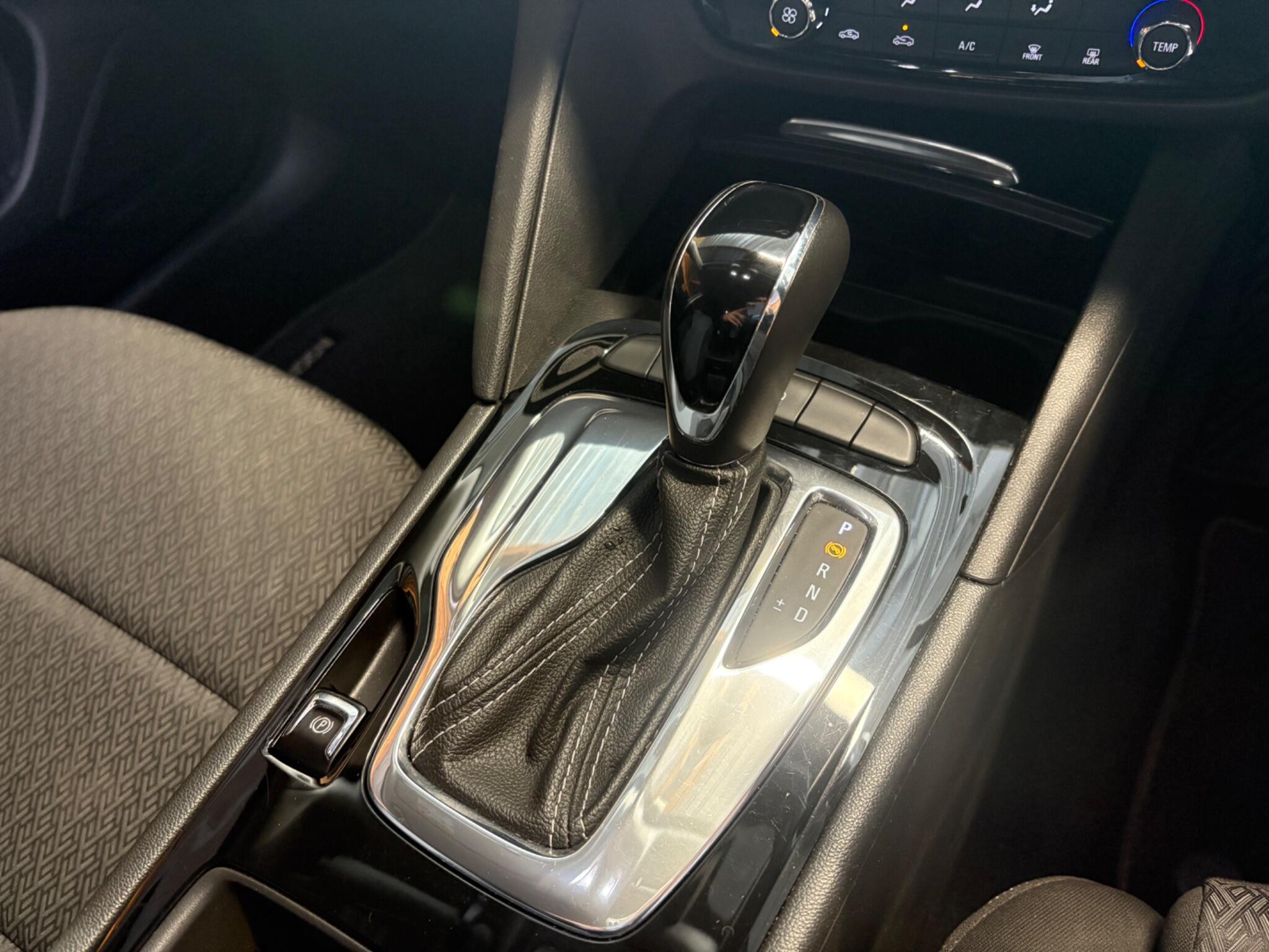 Vauxhall Insignia view 10