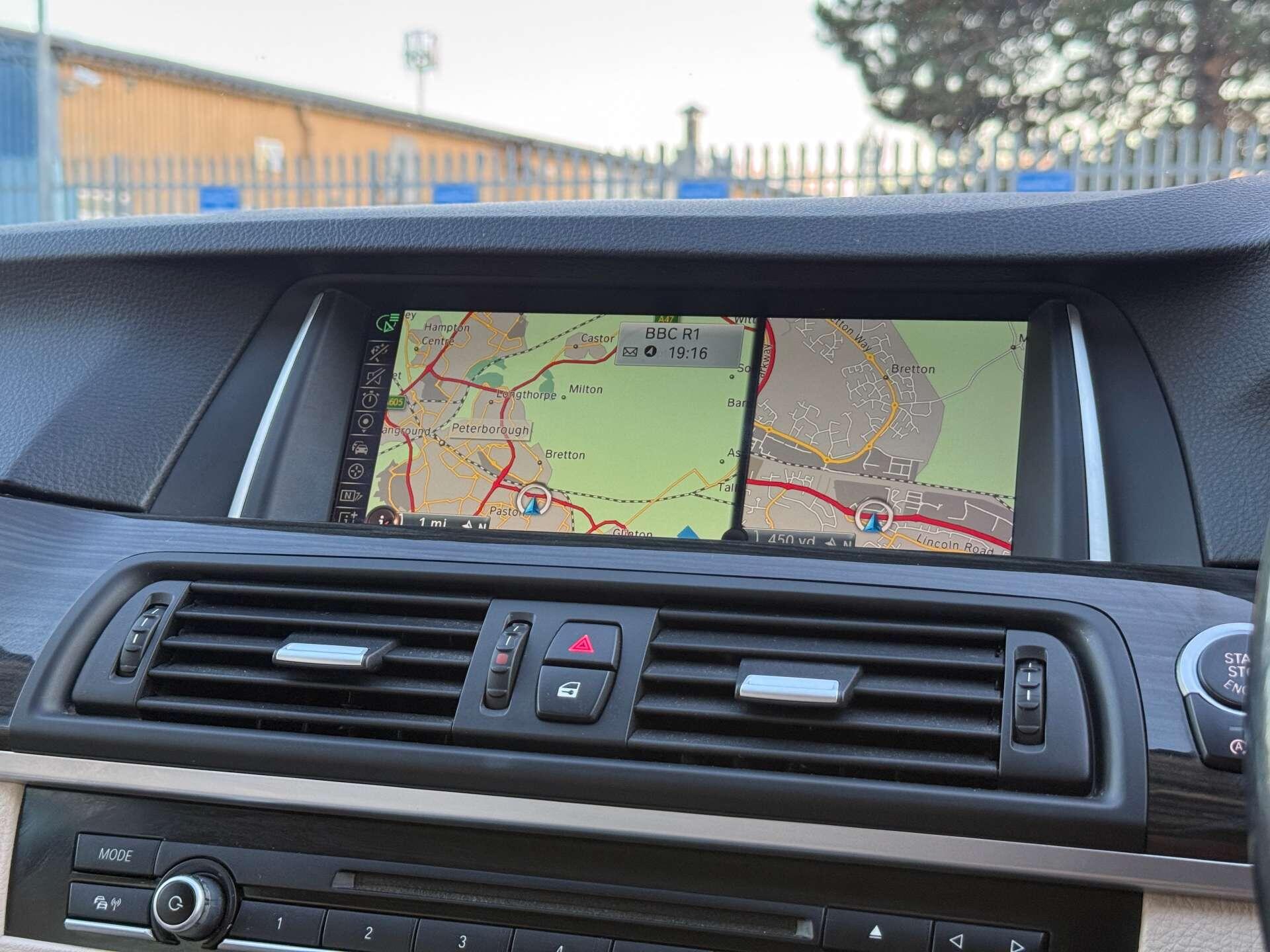 BMW 5 Series view 14