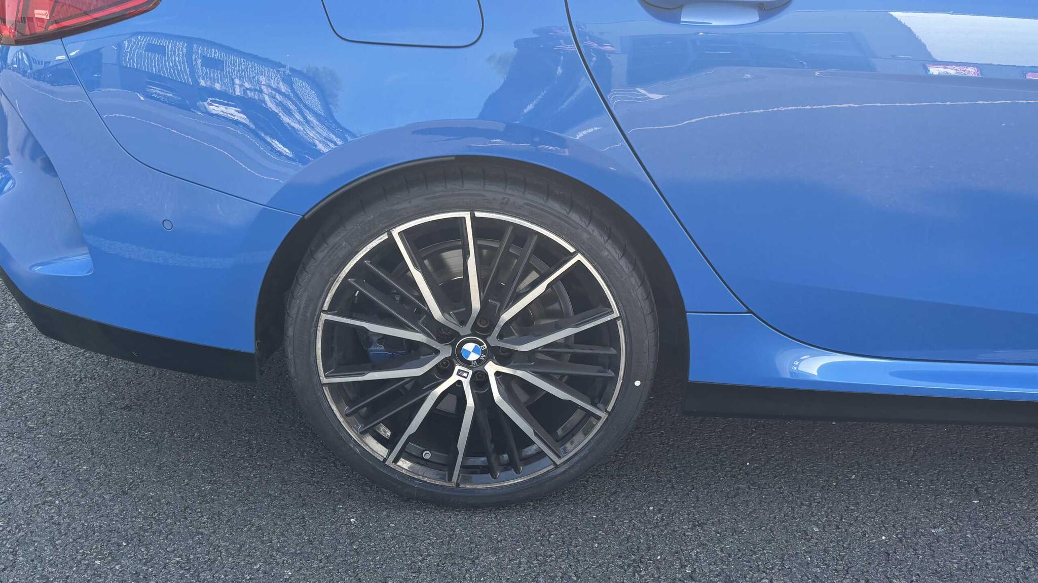 BMW 2 Series view 19
