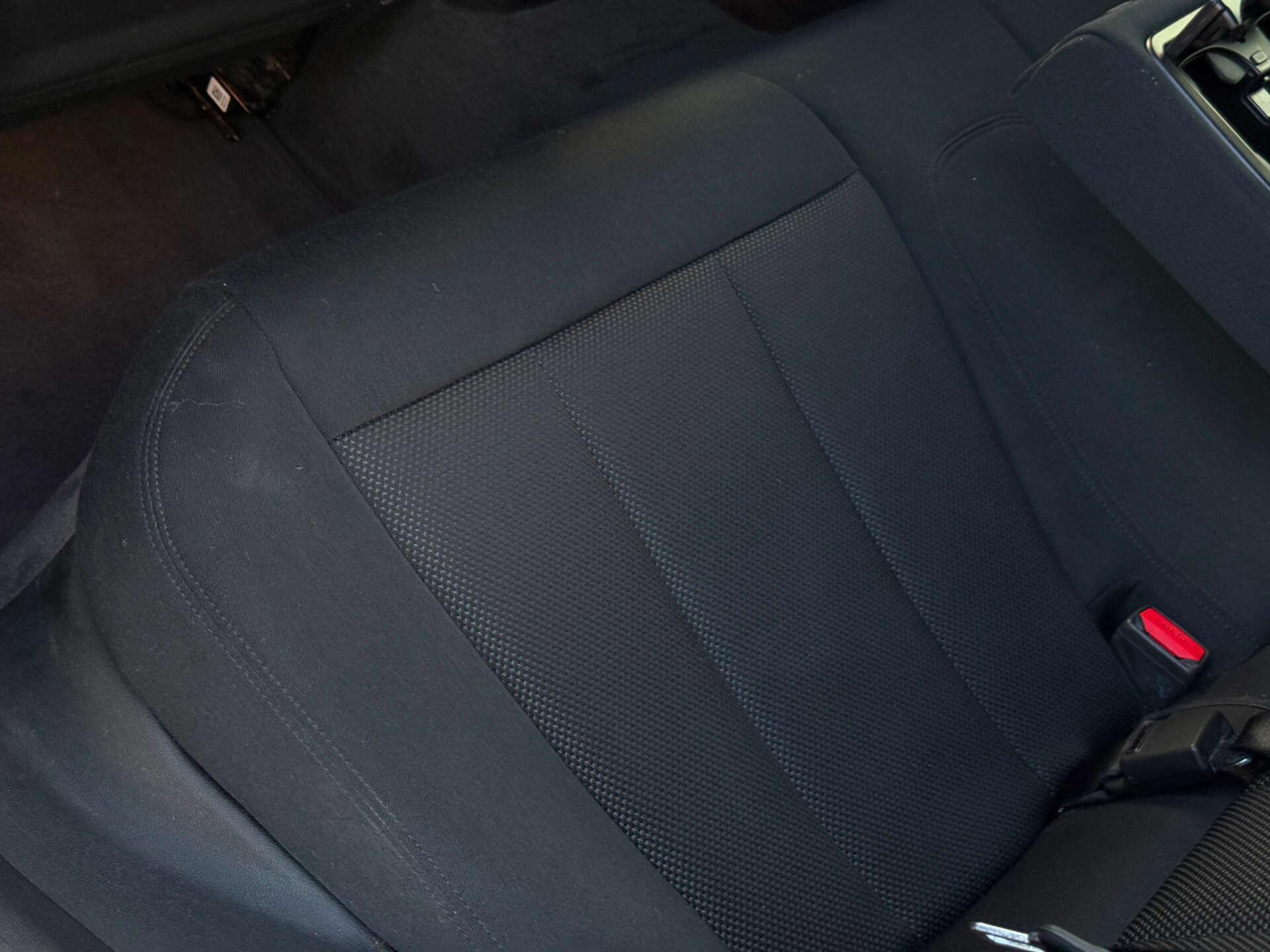 BMW 3 Series view 38