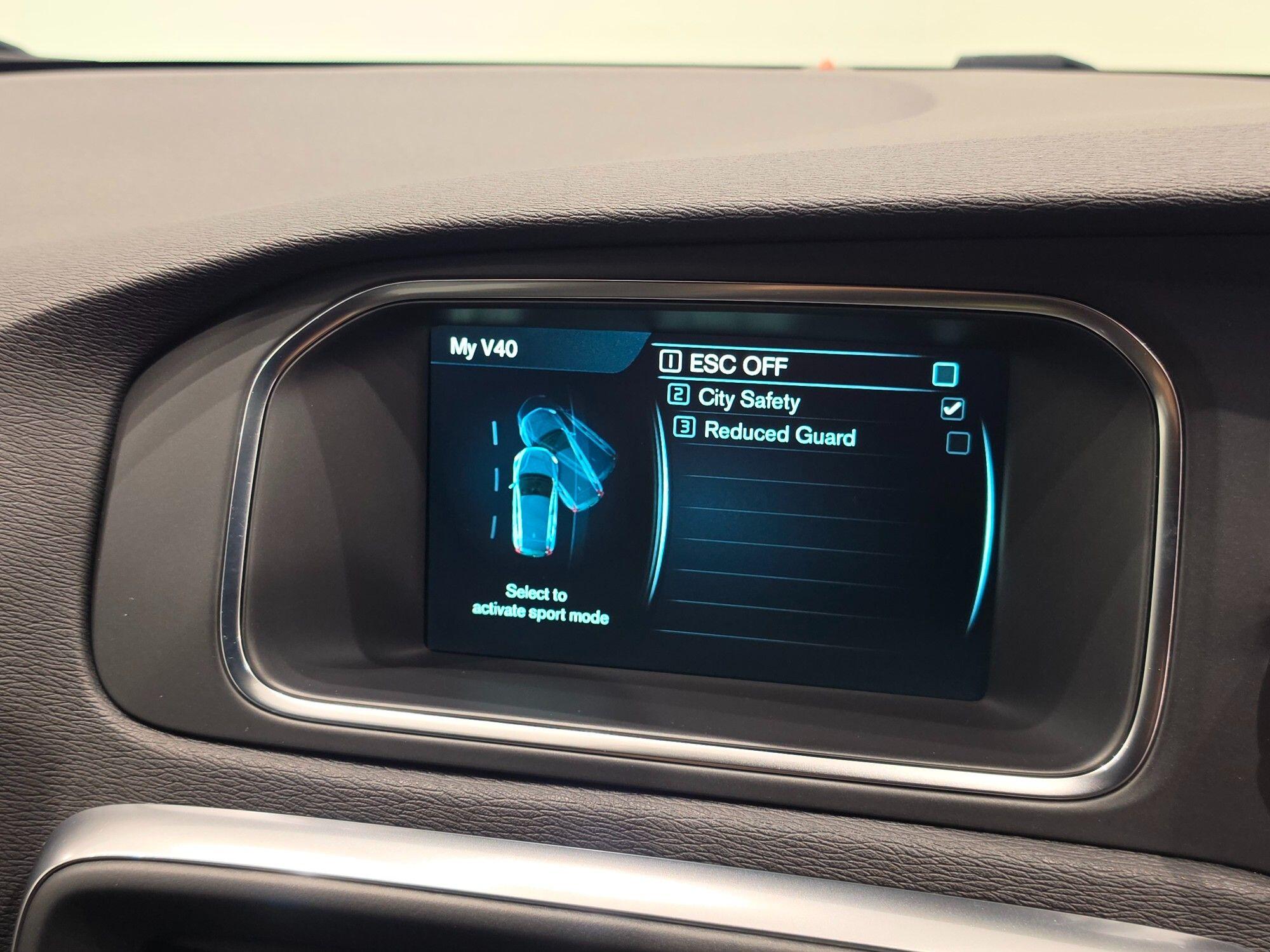 Volvo V40 view 31
