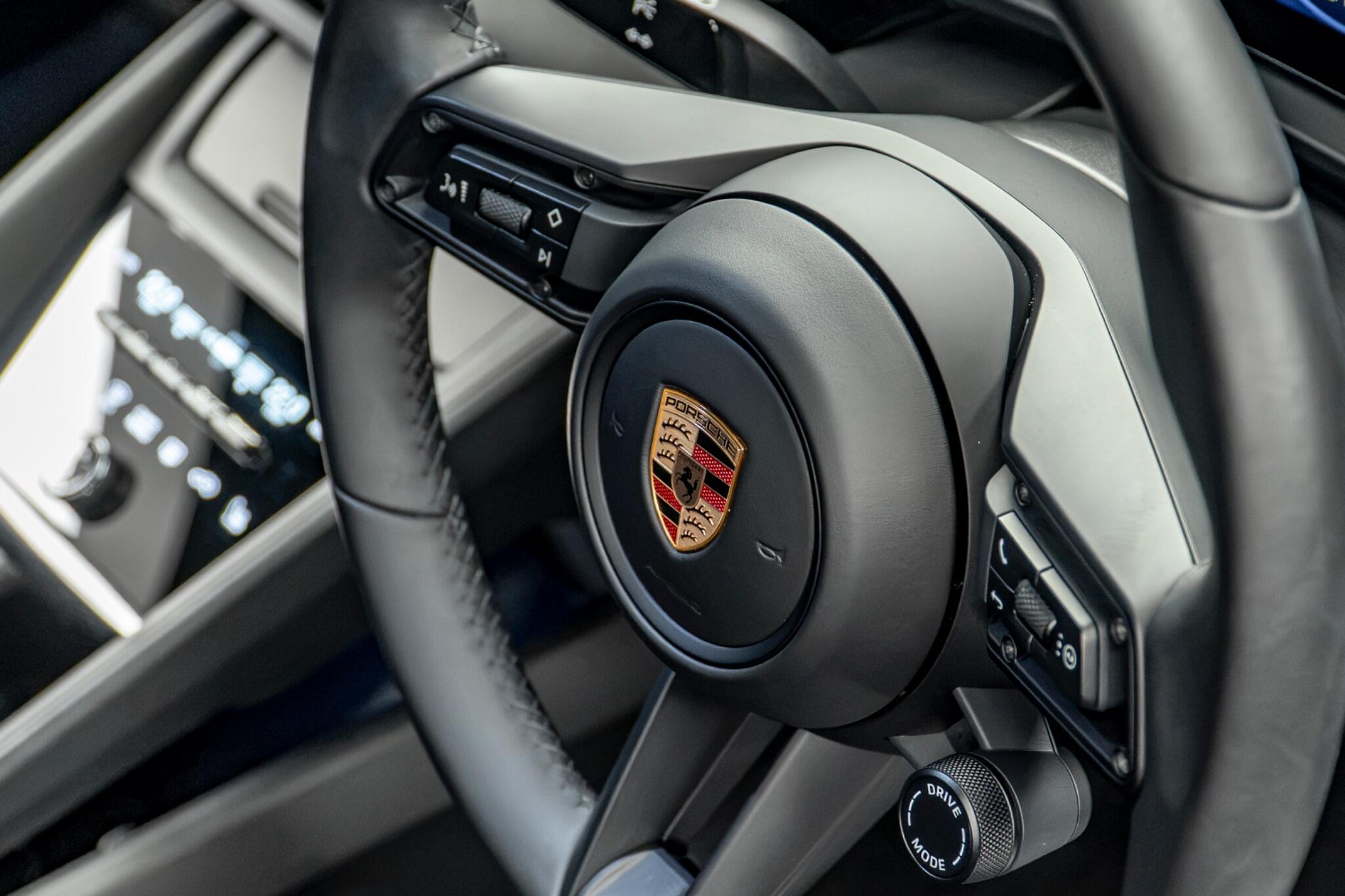 Porsche Macan view 36
