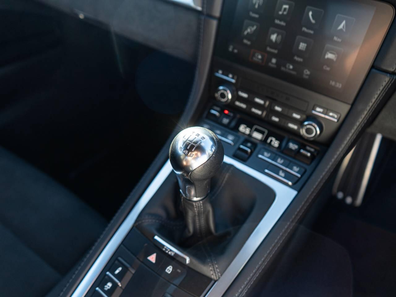 Porsche Cayman view 30