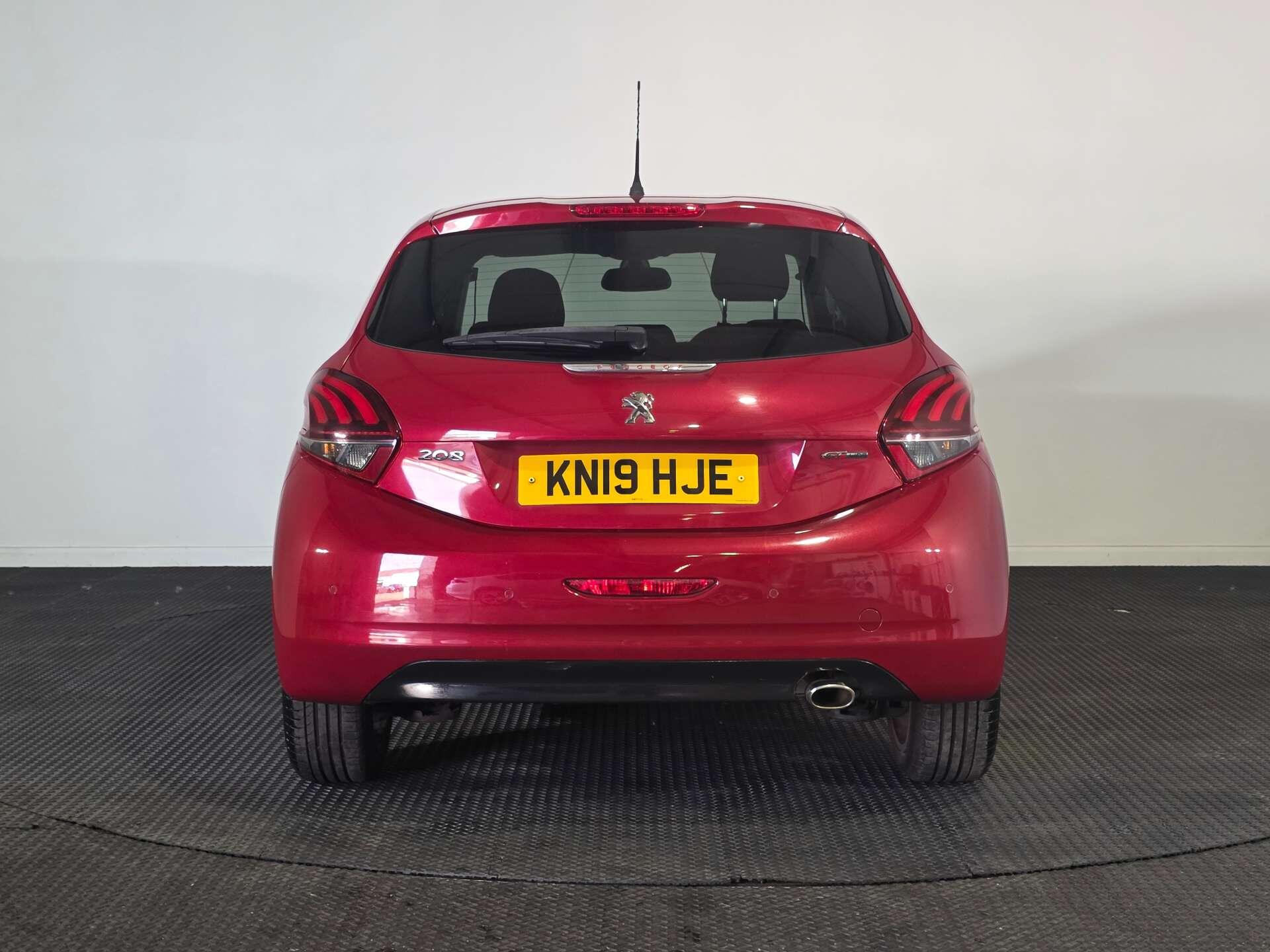 Peugeot 208 view 6