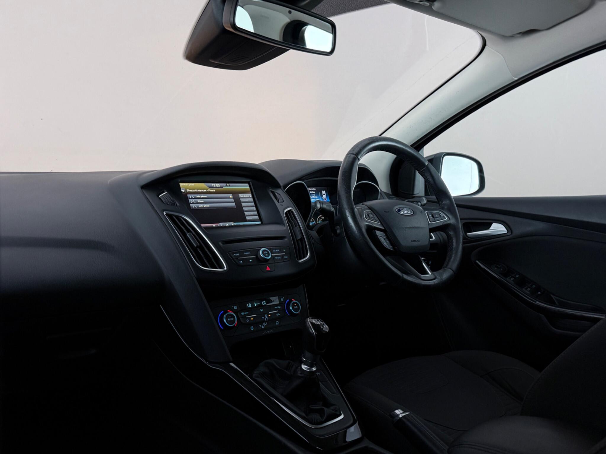Ford Focus view 2