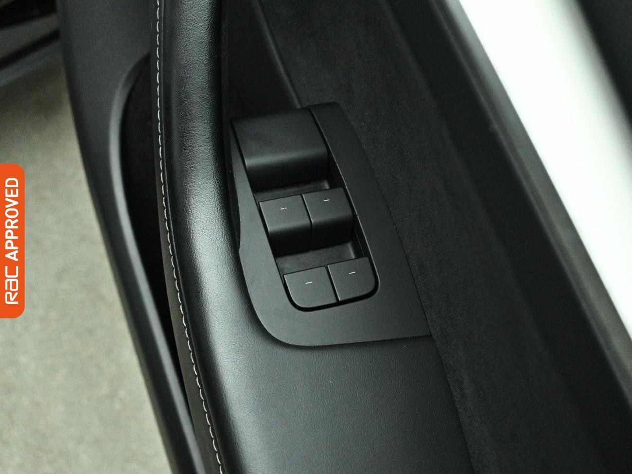 Tesla Model Y view 25