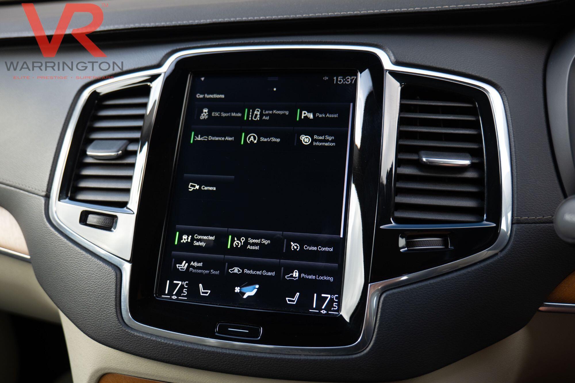 Volvo XC90 view 26