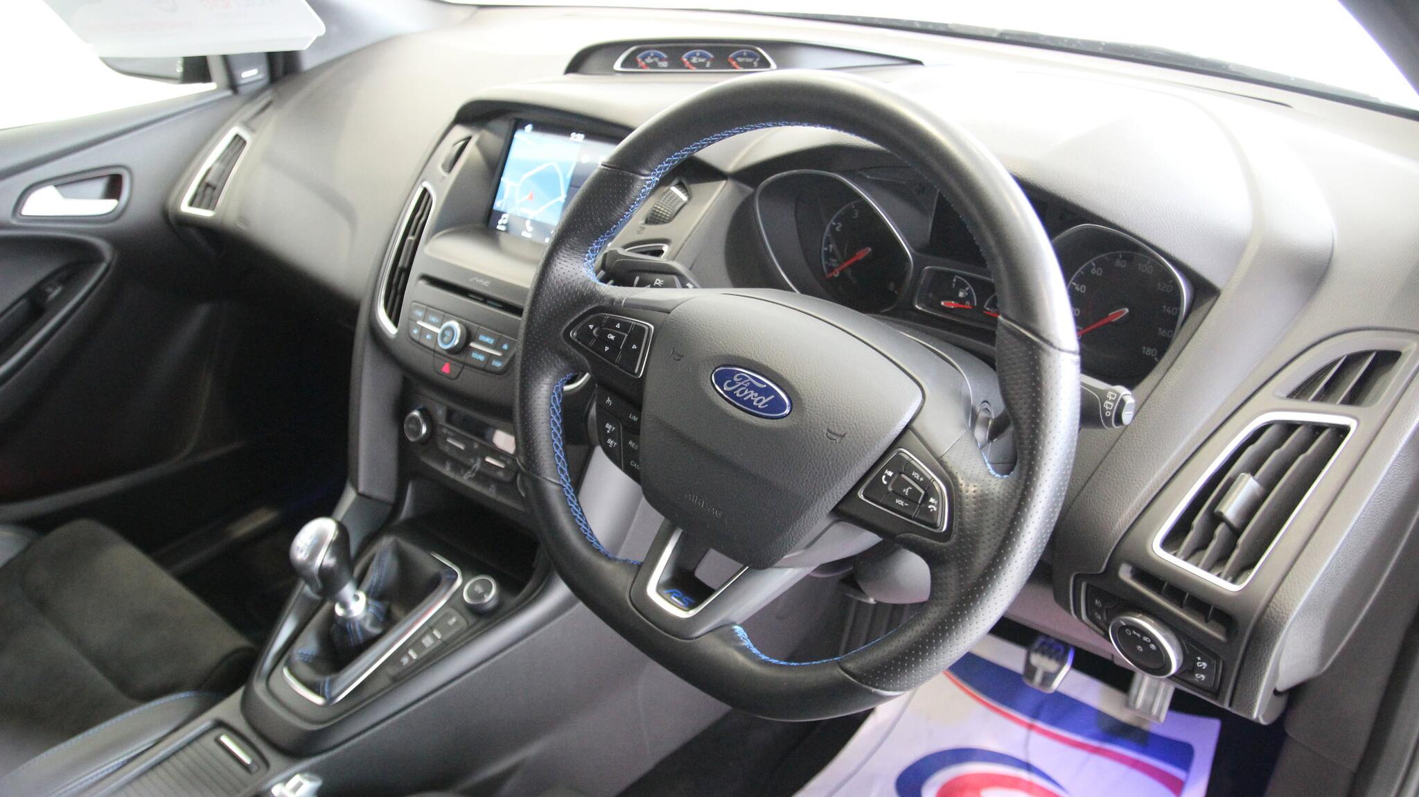 Ford Focus view 17